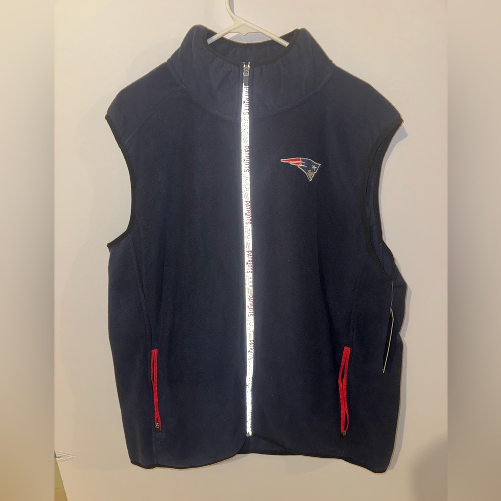NEW NFL TEAM Patriots Navy and Red Mens Vest